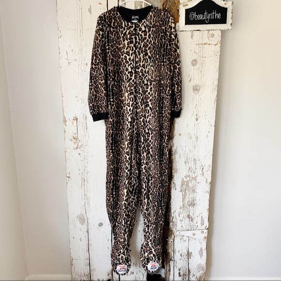 Nick & Nora wildcat footed zip up sleeper. - Picture 1 of 7